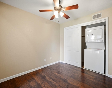 18511 Egret Bay Boulevard - Photo Thumbnail 14