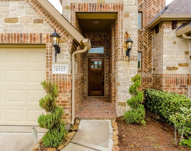 6122 Garden Lakes Lane - Photo Thumbnail 26