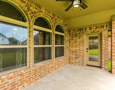 6122 Garden Lakes Lane - Photo Thumbnail 24