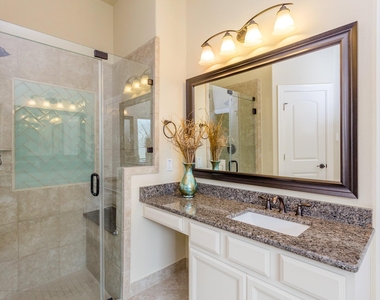 6122 Garden Lakes Lane - Photo Thumbnail 12