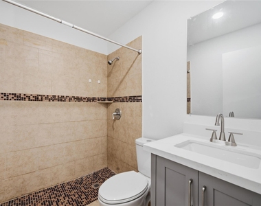 2126 Quail Valley East Drive - Photo Thumbnail 4