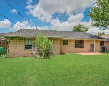 9526 Balsam Lane - Photo Thumbnail 37