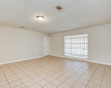9526 Balsam Lane - Photo Thumbnail 32