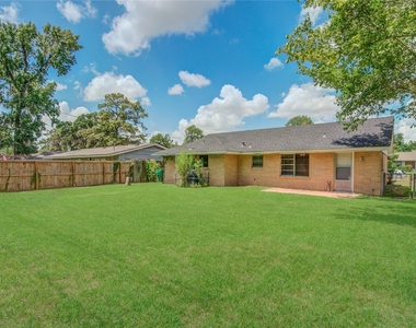 9526 Balsam Lane - Photo Thumbnail 34