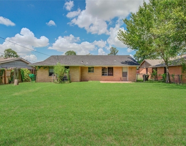9526 Balsam Lane - Photo Thumbnail 35