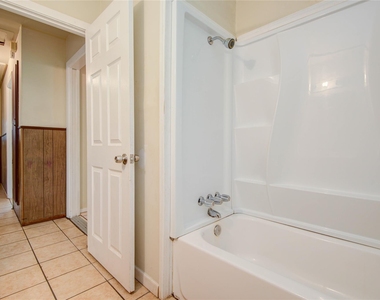 9526 Balsam Lane - Photo Thumbnail 19