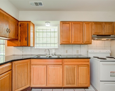 9526 Balsam Lane - Photo Thumbnail 22