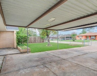9526 Balsam Lane - Photo Thumbnail 5