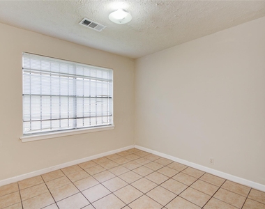 9526 Balsam Lane - Photo Thumbnail 9
