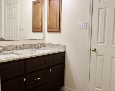 14411 Avery Brooke Lane - Photo Thumbnail 16