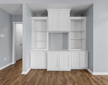 140 Meadowview Drive - Photo Thumbnail 11