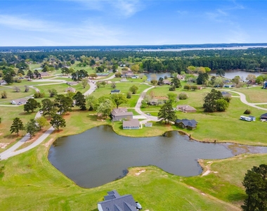 140 Meadowview Drive - Photo Thumbnail 26