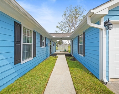 140 Meadowview Drive - Photo Thumbnail 2