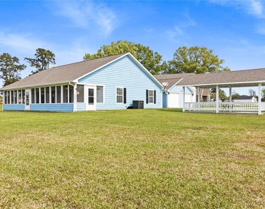 140 Meadowview Drive - Photo Thumbnail 1