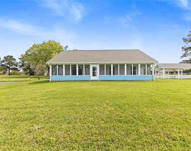 140 Meadowview Drive - Photo Thumbnail 22