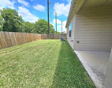 9510 Opal Gates Drive - Photo Thumbnail 12