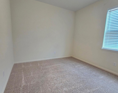 9510 Opal Gates Drive - Photo Thumbnail 5