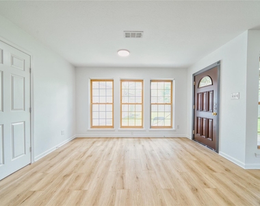 7914 Oakington Drive - Photo Thumbnail 25
