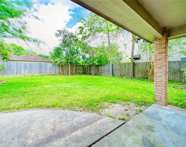 7914 Oakington Drive - Photo Thumbnail 30