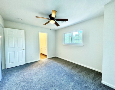 7914 Oakington Drive - Photo Thumbnail 21