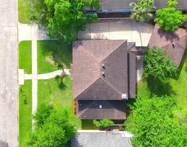 7914 Oakington Drive - Photo Thumbnail 32
