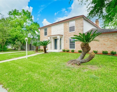 7914 Oakington Drive - Photo Thumbnail 7
