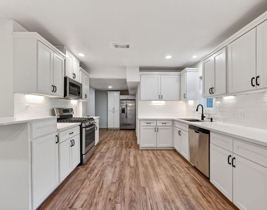 4520 Sharon Street - Photo Thumbnail 2