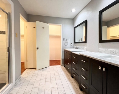 11954 Brook Meadows Lane - Photo Thumbnail 15