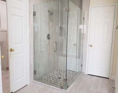 5319 Ashley Way Ct Court - Photo Thumbnail 8