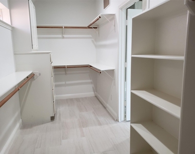 5319 Ashley Way Ct Court - Photo Thumbnail 13