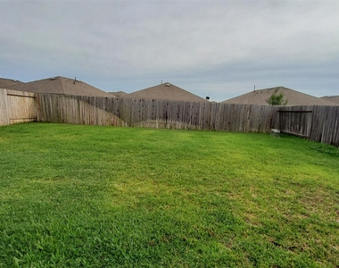 22607 Castello Lakes Drive - Photo Thumbnail 29