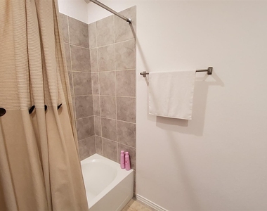 22607 Castello Lakes Drive - Photo Thumbnail 25