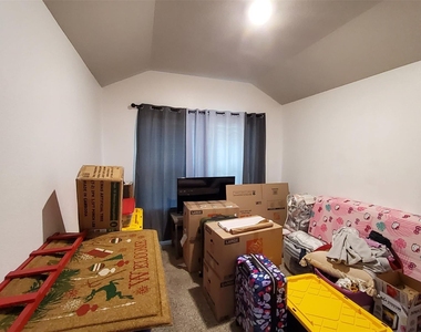22607 Castello Lakes Drive - Photo Thumbnail 21