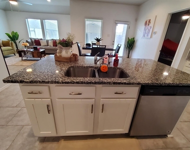22607 Castello Lakes Drive - Photo Thumbnail 11