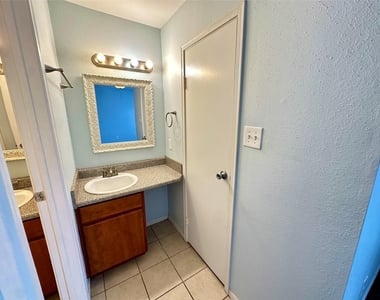 3506 Cove View Boulevard - Photo Thumbnail 7