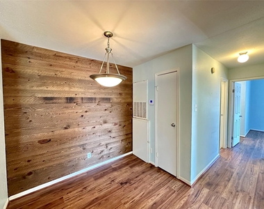 3506 Cove View Boulevard - Photo Thumbnail 4
