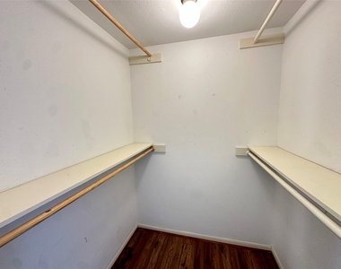 3506 Cove View Boulevard - Photo Thumbnail 8