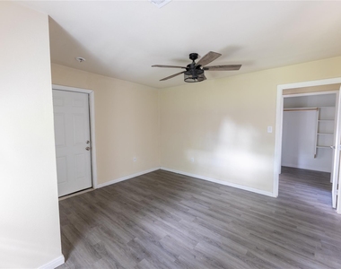 4942 Bataan Road - Photo Thumbnail 14