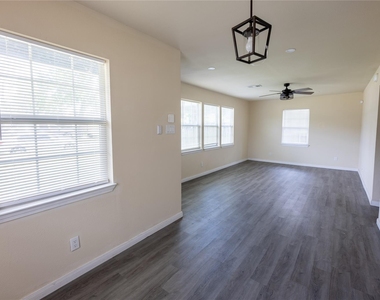 4942 Bataan Road - Photo Thumbnail 3