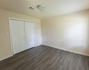 4942 Bataan Road - Photo Thumbnail 12