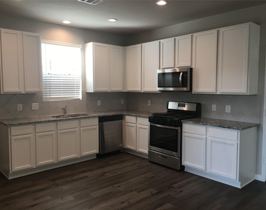 2111 Ethan Drive - Photo Thumbnail 6
