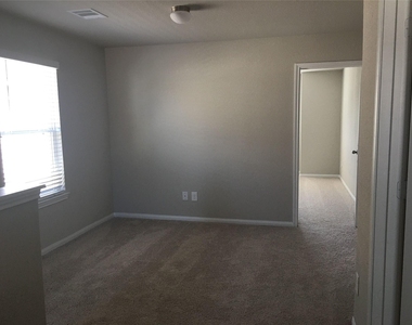 2111 Ethan Drive - Photo Thumbnail 12