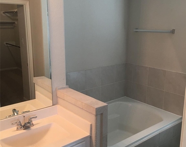 2111 Ethan Drive - Photo Thumbnail 20