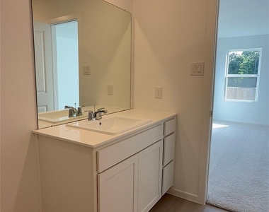 331 Parkin Court - Photo Thumbnail 12