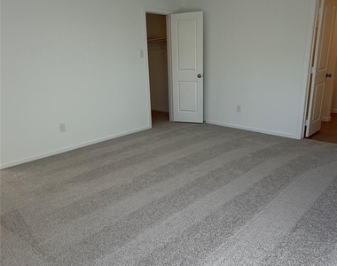 331 Parkin Court - Photo Thumbnail 9