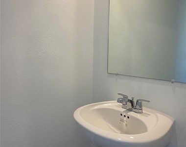 331 Parkin Court - Photo Thumbnail 16