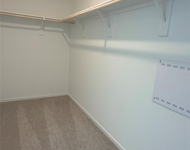 331 Parkin Court - Photo Thumbnail 11