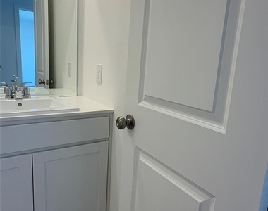 331 Parkin Court - Photo Thumbnail 26