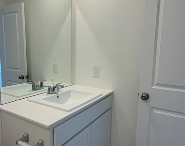 331 Parkin Court - Photo Thumbnail 25