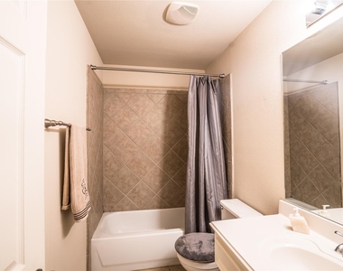 548 W 27th Street - Photo Thumbnail 3